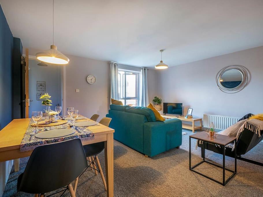 בלפסט Lovely 2 Bedroom Apt At Ormeau Park W/ Free Parking מראה חיצוני תמונה