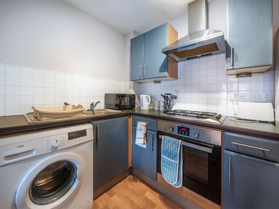 בלפסט Lovely 2 Bedroom Apt At Ormeau Park W/ Free Parking מראה חיצוני תמונה
