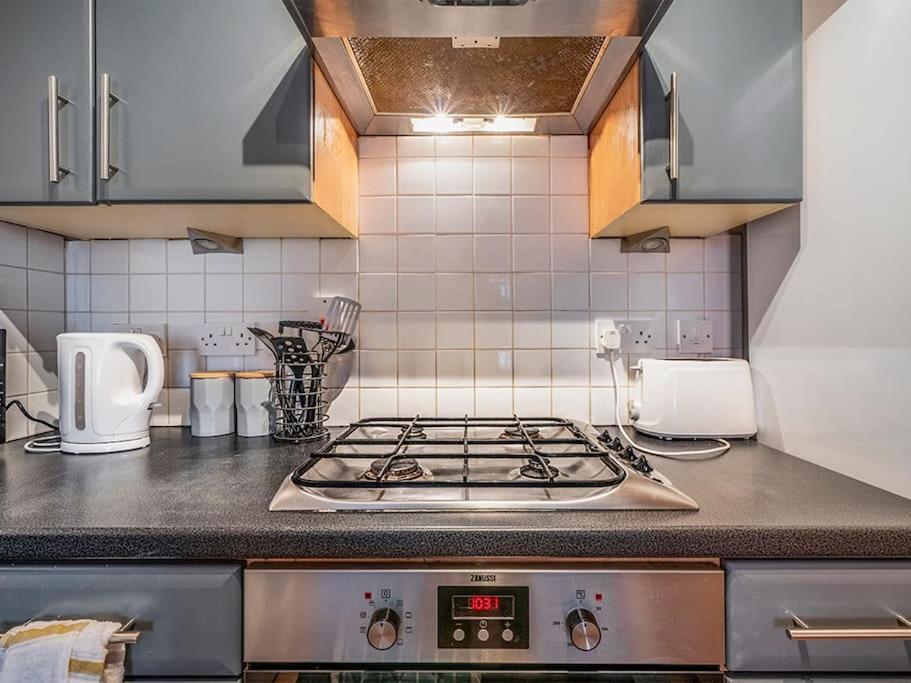 בלפסט Lovely 2 Bedroom Apt At Ormeau Park W/ Free Parking מראה חיצוני תמונה